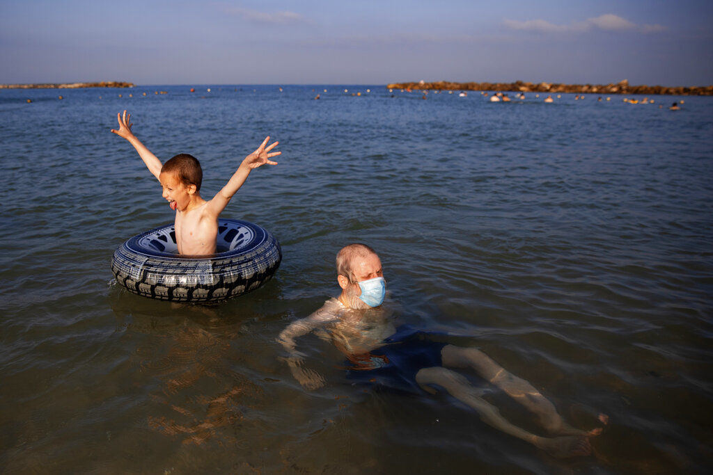 APTOPIX Virus Outbreak Israel